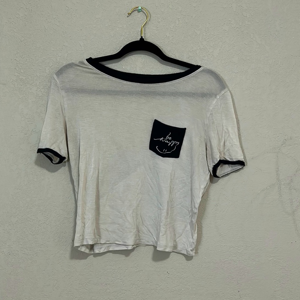 Be happy croppie! Size medium!